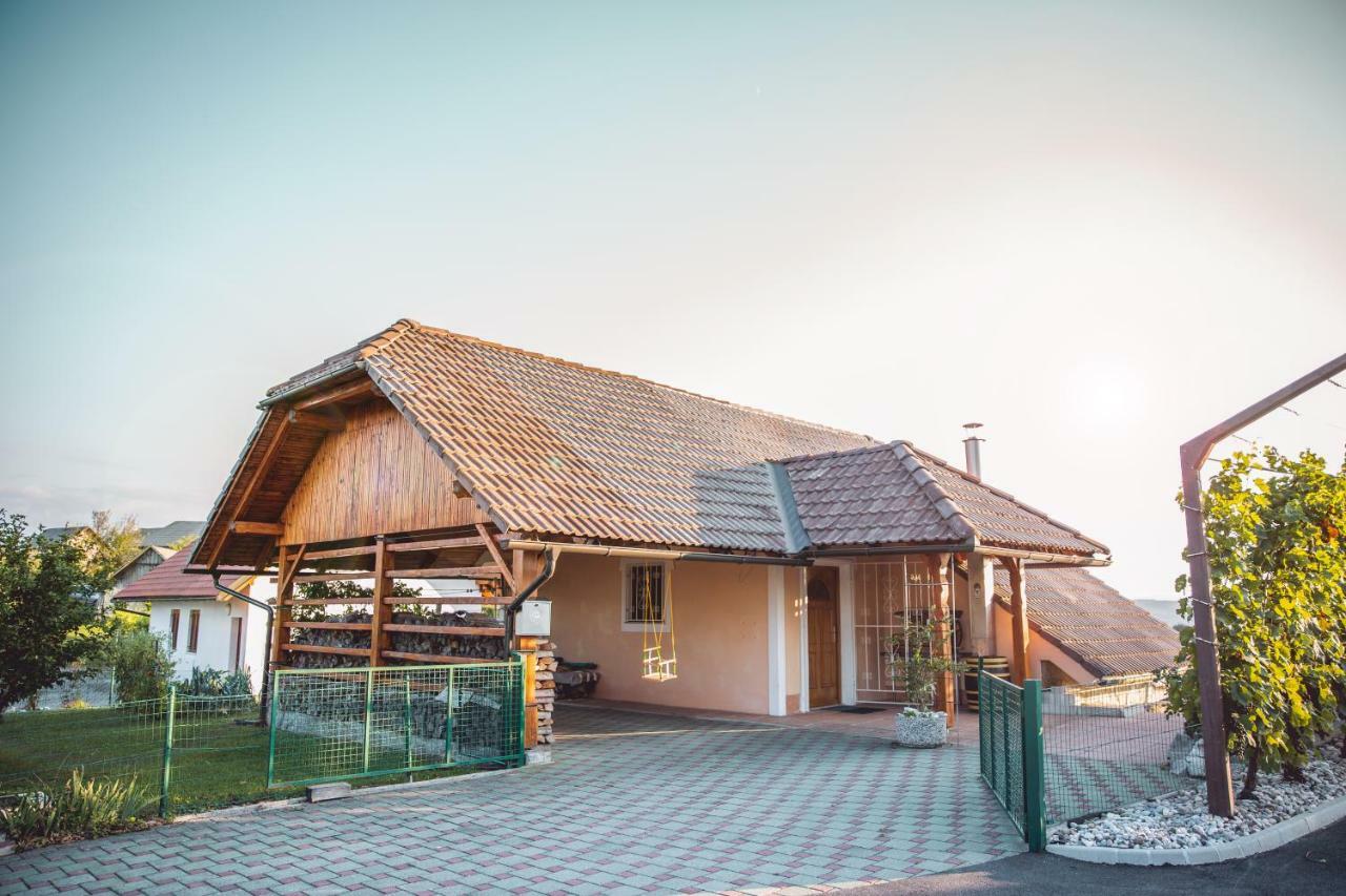 Vineyard Cottage Urban Mirna エクステリア 写真